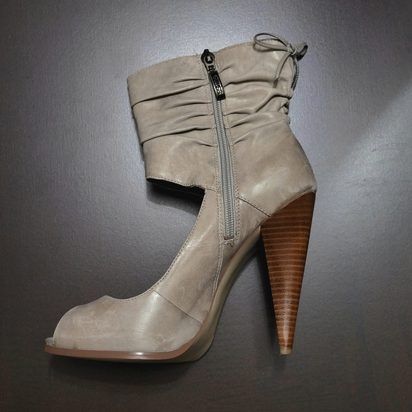 Guess Grey Leather Ankle Stilleto Boots - Picture 4 of 7
